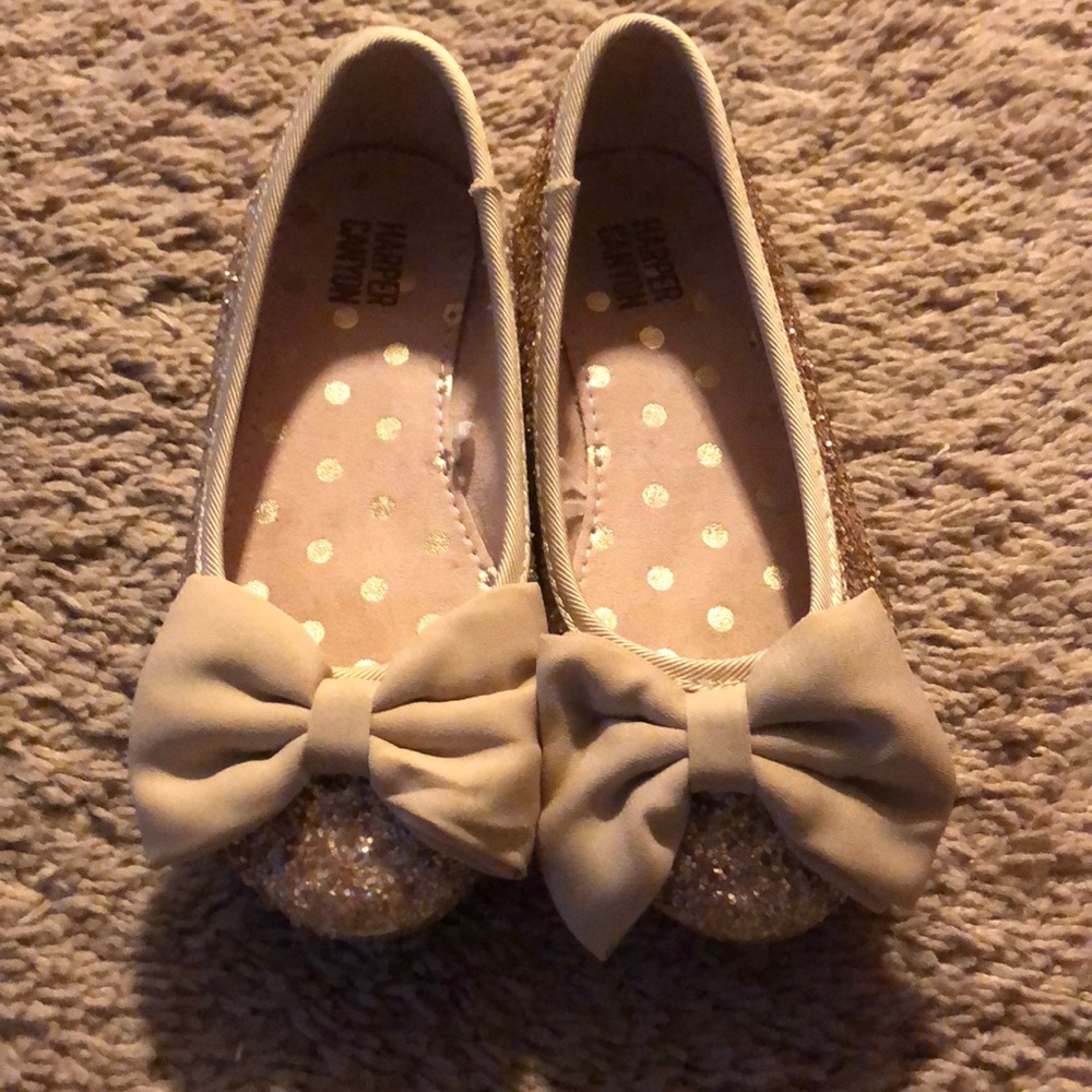 Girls size 11 Harper canyon gold flats
